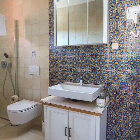 Asteria Λιουμπλιάνα