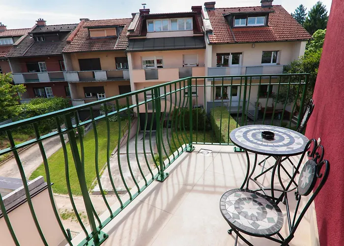 Asteria شقة فندقية 3*