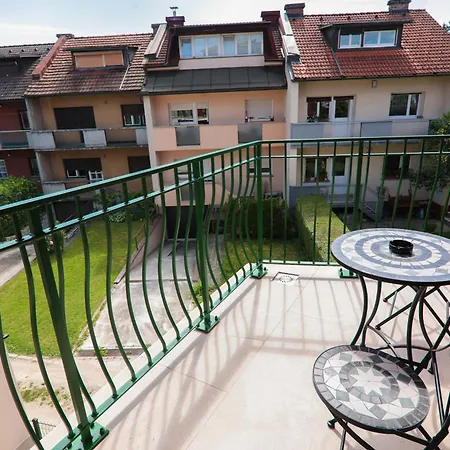 Asteria Lägenhetshotell 3*